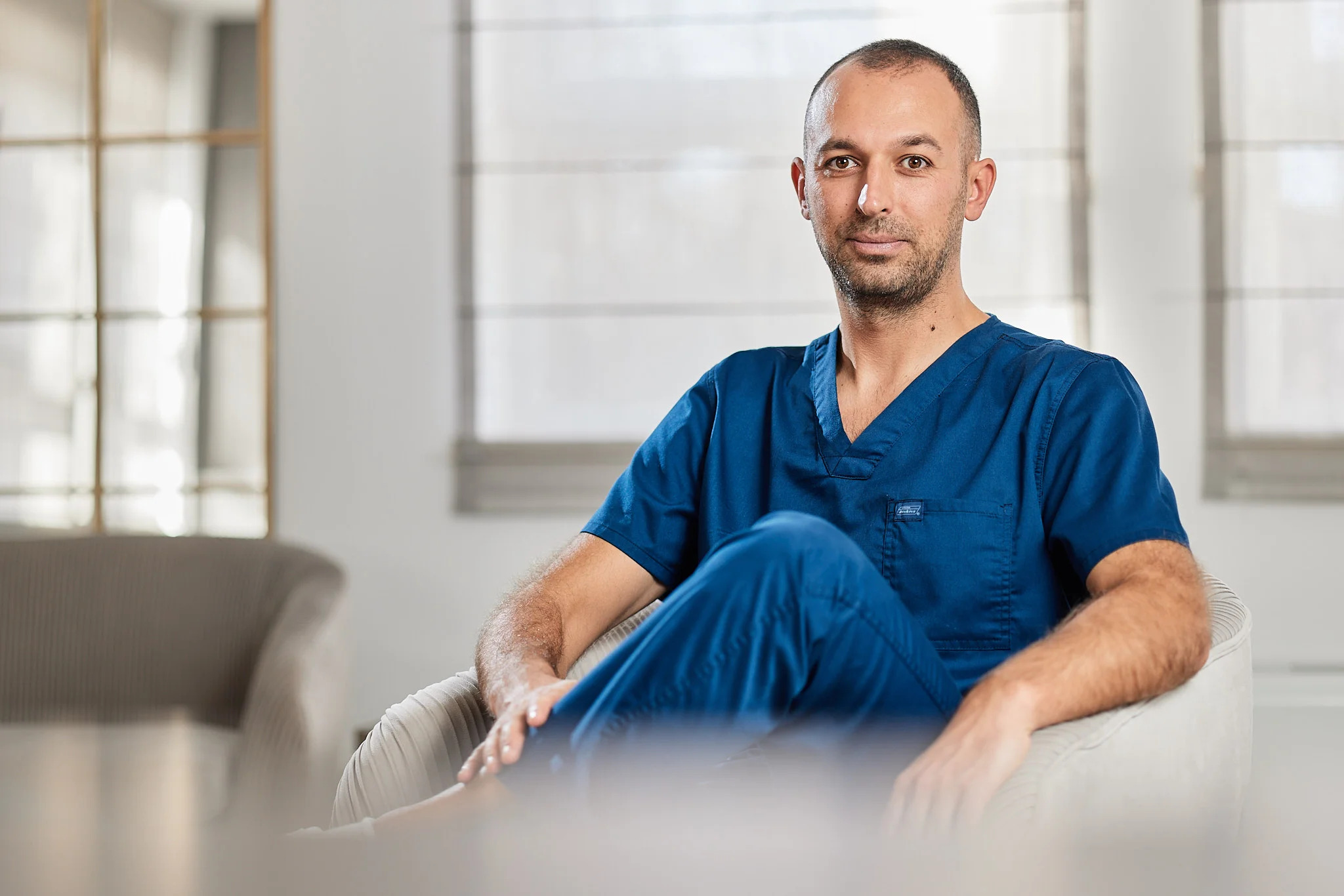 Endometrioza a devenit tot mai cunoscută. De ce medicii avertizează că popularitatea bolii vine și cu riscuri — Well & Good