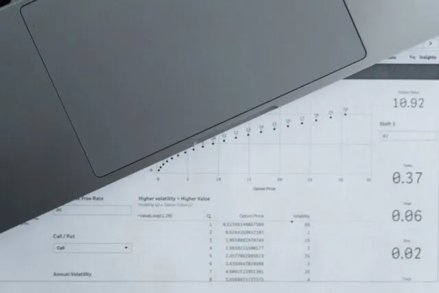 De ce agențiile SEO lasă deoparte tabelele manuale după primul raport SeoPower?